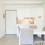 Daire Elegante Bilocale Isola A - Mirable Pm